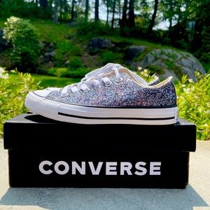 Chuck Taylor All Star Glitter Low Top Sneaker Women. Color Silverblack. New